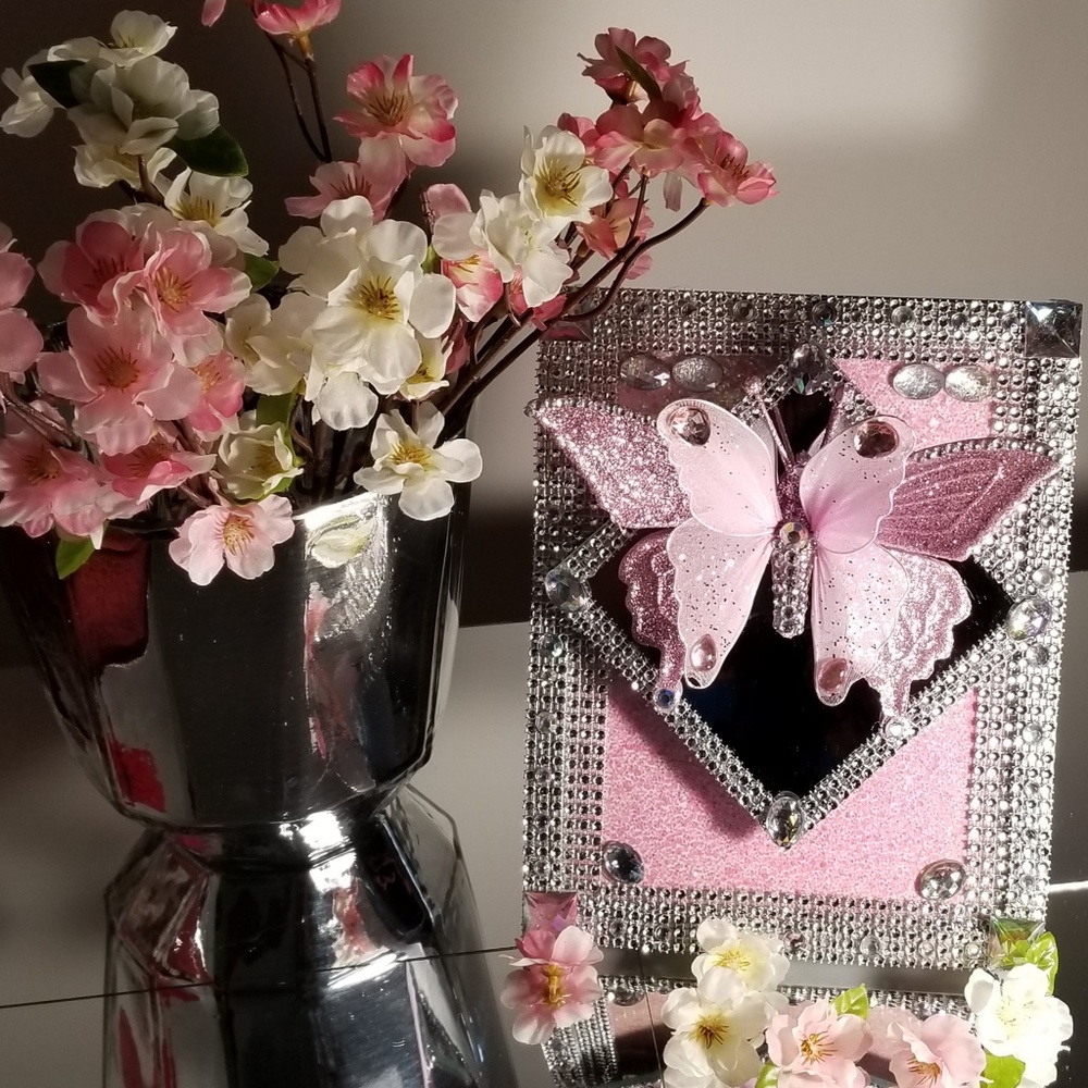 ➡️🆕️🦋🌸Light Pink Butterfly🌸🦋⬅️